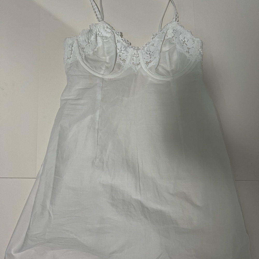 Elegant White Lace Chemise